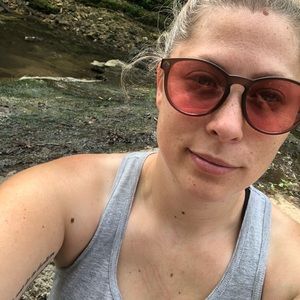 Meet your Posher, Kendra